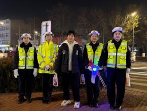 һ��ů�� �¾��������� ����������ѧѧ��Ϊִ�ڽ�������ʮ���̲�