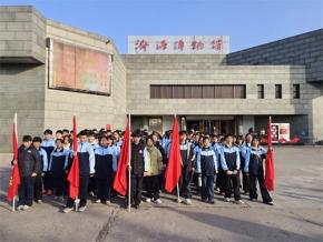 ������ѧ���в���ݿ�չ��ѧʵ���